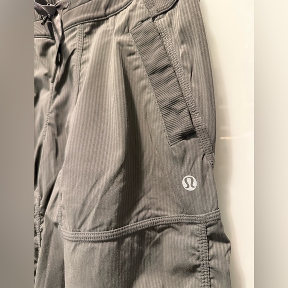 Lululemon 🍋 Dance Studio Crop in Coal - Picture 6 of 8